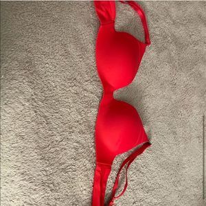Victoria’s Secret lightly lined bra